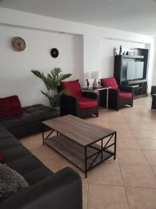 Departamento luminoso frente de la playa Huanchaco