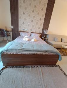 Glorious Studio Hill view with pvt Balcony Karjat