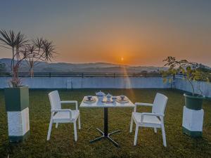 Red Chillies Nature Inn