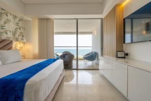 CB910 | Suite frente al mar diseño moderno balcon