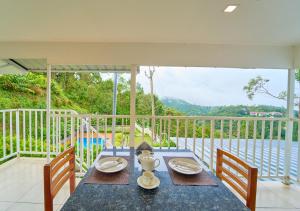 Munnar Ice Pellets Resort with Pool by VOYE HOMES