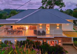 Munnar Ice Pellets Resort with Pool by VOYE HOMES