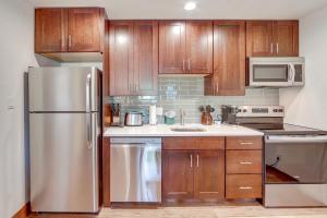 Dine, Shop and Shuttle to Resort Winter Park Haven!