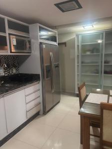 Apartamento Pé na Areia no Calçadão da Central Balneário Camboriú - Estacionamento limitado á alguns tamanhos de caminhonetes