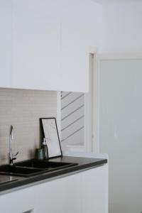 Villa Melograno by Domus Mirus - Rooftop Cinema, Pool, 6-Minute Walk to Beach