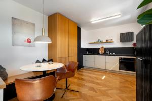 Classic Top-Floor Studio in the Historic Center with Views