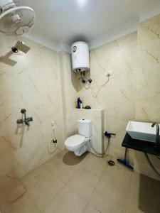 1000 sqft ONE BHK BIG FLAT with 2 Balcony