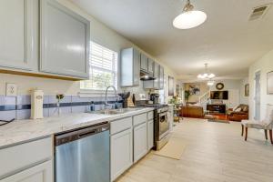 Spacious Home with Patio 8 Mi to Dtwn Decatur