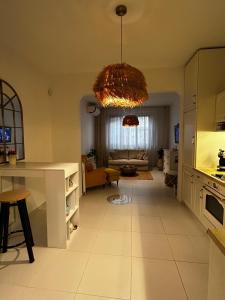 Coco Casa - Urban Boho Charm up to 4 - Near NDK