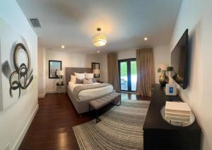 Modern Tropical Resort