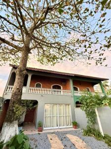 Casa frente ao marpé na areia no Indaiá até 18 pessoas