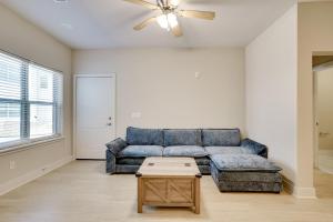 Pool Access, 1 Mi to Shops and Eats Crowley Rental