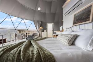 "Pineview Peak" The Overlook LUX Dome - RRG