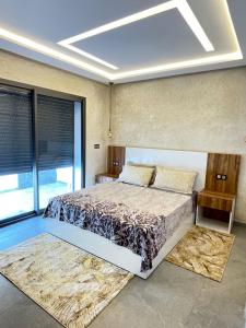 Beachside Bliss: Cozy Surf Villa