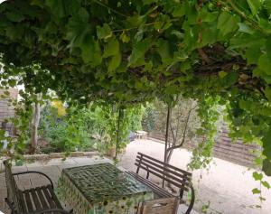 Grand mas provençal 3 chambres et 1 dortoir 7 pers, idéal familles groupes, fraîcheur dété