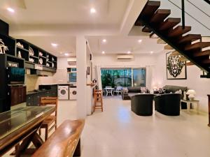 Mado by HNH, Assagao