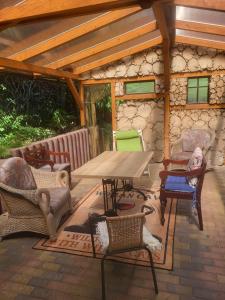 Holzhäusl am Fuße des Liliensteins