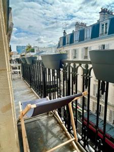Appartements Elegant Retreat in Levallois with Sunny Balcony : photos des chambres