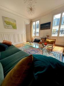 Appartements Elegant Retreat in Levallois with Sunny Balcony : photos des chambres
