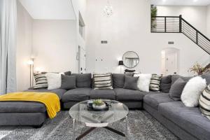 Pershing Ave Desert Home