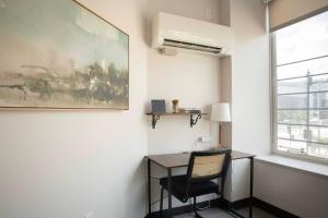 Deer District Studio Apt - One Block from Fiserv and Baird