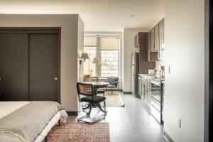 Deer District Studio Apt - One Block from Fiserv and Baird