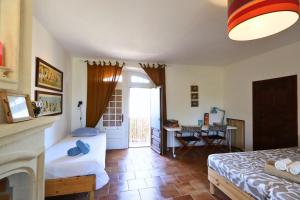 Maisons de vacances La Pompeta - Wifi - Piscine - 2 terrasses - 5 chambres : photos des chambres