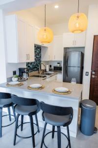 Vista Pedregal-Stylish Holiday Apartment in the Heart of Cabo, 2 Minutes walk to Marina