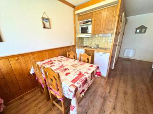 Résidence Villaret - Appartement 4 personnes au pied des pistes des 3 Vallées MAE-3243