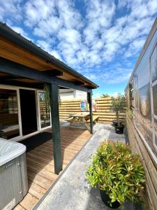 New cozy chalet with jacuzzi and home cinema near Amsterdam