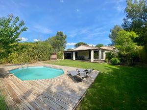 Villa de vacances nichée dans la Garrigues, à 10 minutes d'Avignon - 3hvězdičkové hotely ve městě Villeneuve-lès-Avignon