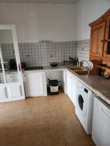 Appartements Charme et piscine dans le Gard salon et deux chambres : photos des chambres