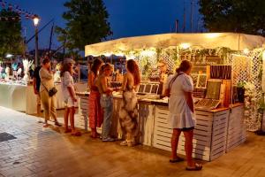 Appartements PORTISSOL T1 RDJ CLIM PARKING PRIVATIF 300m PLAGE : photos des chambres