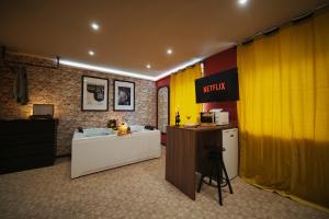 Appartements Jazzy jacuzzi privee parking free centre a 5minutes stationnement privee possible sur demande : photos des chambres