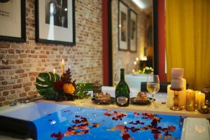 Appartements Jazzy jacuzzi privee parking free centre a 5minutes stationnement privee possible sur demande : photos des chambres