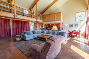 Rr-carson_view1 Strap18-005