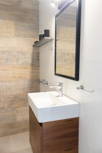 Departamento en Edificio Atenas XVII