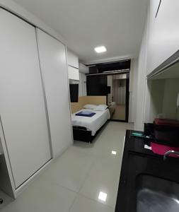 Lindo Estúdio perto Cong,Minist, Aerop e QG (110B)