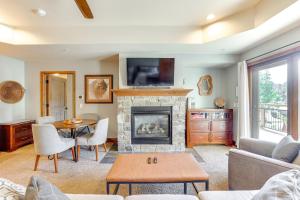 Half-Mi to Payette Lake Dtwn McCall Condo!