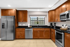 Summer Stay - Renovated TownHome by Disney!