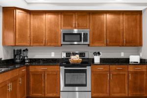 Summer Stay - Renovated TownHome by Disney!