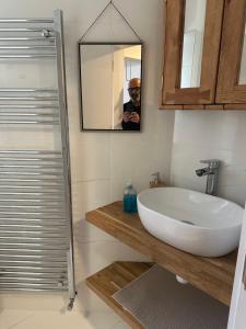 Charming Apt at the heart of Richmond London plus parking