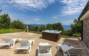 Beautiful Home In Dobrec With Kitchen