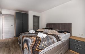 Beautiful Home In Dobrec With Kitchen