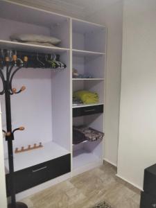 شقه فندقيه مفروشه للايجار فى كمبوند روضه زايد مدد طويله وقصيره