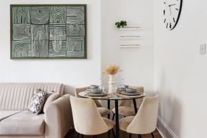 Modern Flat with High Ceilings, Heart of Baker St