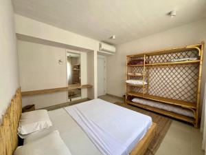 G-Cribs 1BR • Boho Pool Access