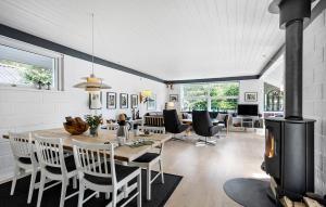 2 Bedroom Beautiful Home In Jerup