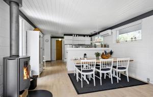 2 Bedroom Beautiful Home In Jerup