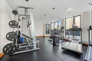 Elegant, Comfy & Sophisticated MetroLux Downtown Suite